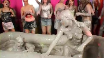 Mudslinging Eurobabes Screencap 71 on www.sinx.com