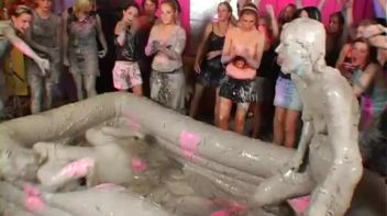 Mudslinging Eurobabes Screencap 74 on www.sinx.com