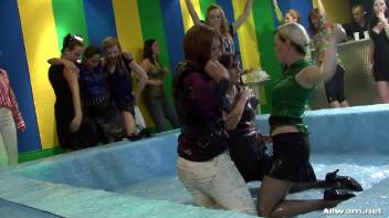 Gel Wrestling Hotties Screencap 13 on www.sinx.com