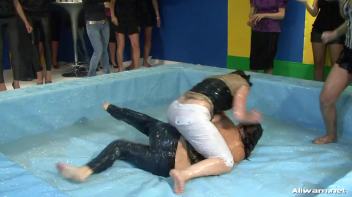 Gel Wrestling Hotties Screencap 36 on www.sinx.com
