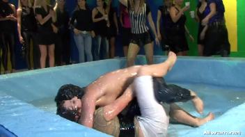 Gel Wrestling Hotties Screencap 79 on www.sinx.com