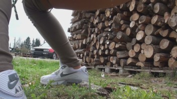 Outdoorpissen Screencap 3 on www.sinx.com