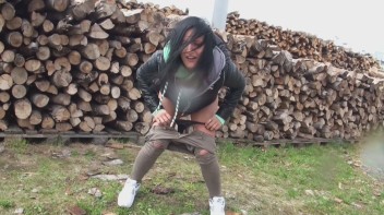 Outdoorpissen Screencap 12 on www.sinx.com