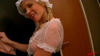 Bang Me Bonnet Babe Screencap 2 on www.sinx.com