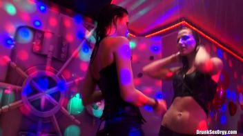 Valentine's Day Vaginas Part 4 - Shower Cam Screencap 54 on www.sinx.com