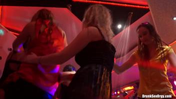 Valentine's Day Vaginas Part 4 - Shower Cam Screencap 55 on www.sinx.com