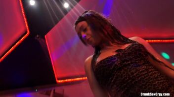 Valentine's Day Vaginas Part 4 - Shower Cam Screencap 20 on www.sinx.com