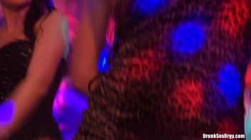 Valentine's Day Vaginas Part 4 - Shower Cam Screencap 23 on www.sinx.com