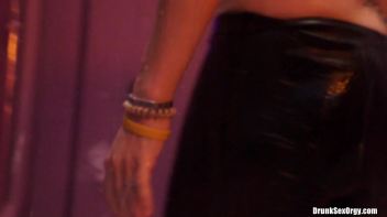 Valentine's Day Vaginas Part 4 - Shower Cam Screencap 35 on www.sinx.com