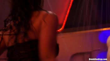 Valentine's Day Vaginas Part 4 - Shower Cam Screencap 38 on www.sinx.com