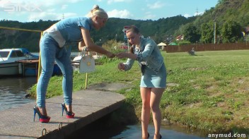 Hot Babes Catfight In Muddy Stream Screencap 9 on www.sinx.com