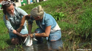 Hot Babes Catfight In Muddy Stream Screencap 23 on www.sinx.com