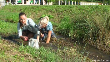 Hot Babes Catfight In Muddy Stream Screencap 29 on www.sinx.com