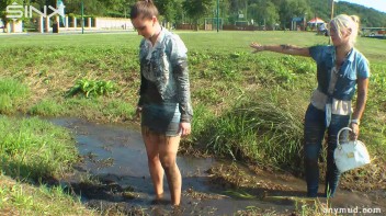 Hot Babes Catfight In Muddy Stream Screencap 35 on www.sinx.com