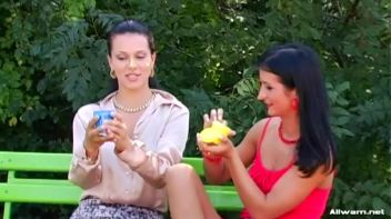 Extreme Finger Painting Goes Eurobabe Brawl Screencap 3 on www.sinx.com