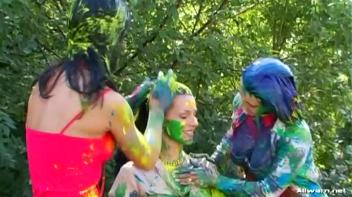 Extreme Finger Painting Goes Eurobabe Brawl Screencap 36 on www.sinx.com