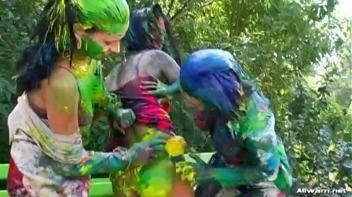 Extreme Finger Painting Goes Eurobabe Brawl Screencap 48 on www.sinx.com