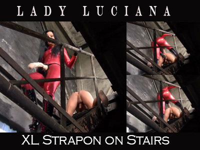 Mit dem XL Strapon auf der Treppe gefickt on www.sinx.com
