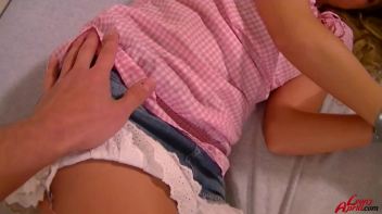 Pissing On Bound Bella Screencap 4 on www.sinx.com