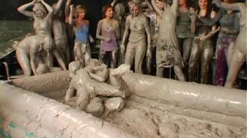 Going For Gold In The Mud Screencap 89 on www.sinx.com