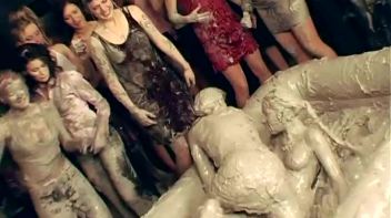 Going For Gold In The Mud Screencap 18 on www.sinx.com