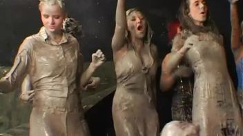 Going For Gold In The Mud Screencap 46 on www.sinx.com