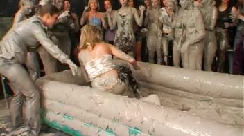 Going For Gold In The Mud Screencap 61 on www.sinx.com