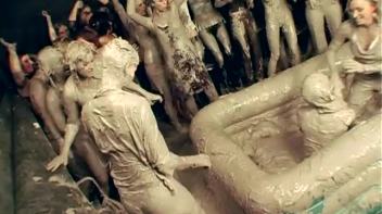 Going For Gold In The Mud Screencap 72 on www.sinx.com
