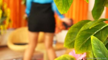 Busting A Nut On Bloused Up Beauties Screencap 8 on www.sinx.com