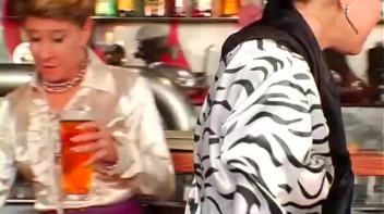 Gratuitous Spillage! Screencap 19 on www.sinx.com