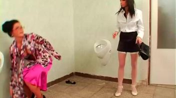 Lavatory Lesson Screencap 68 on www.sinx.com