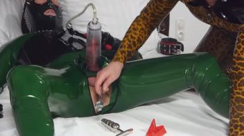 Latexgelüste 3 Screencap 37 on www.sinx.com