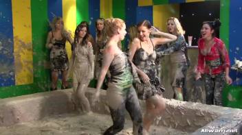 Mud Splattered Eurobabes Screencap 14 on www.sinx.com