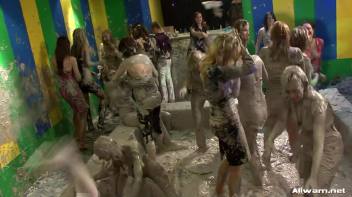 Mud Splattered Eurobabes Screencap 68 on www.sinx.com