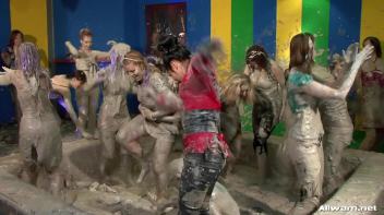 Mud Splattered Eurobabes Screencap 70 on www.sinx.com