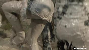 Mud Splattered Eurobabes Screencap 71 on www.sinx.com