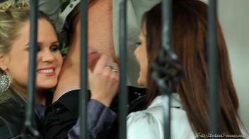 Douse Those Dirty Smokers In Piss Screencap 17 on www.sinx.com