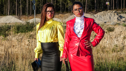 Latest deal - Mud Covered Hunny's Getting Wet And Messy