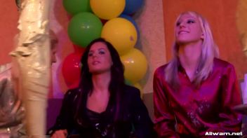 Eurobabes Slammed In The Mud Screencap 80 on www.sinx.com