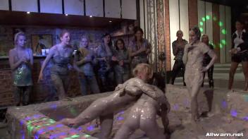 Dirty Duo Turns Into Mud Brawl Screencap 16 on www.sinx.com