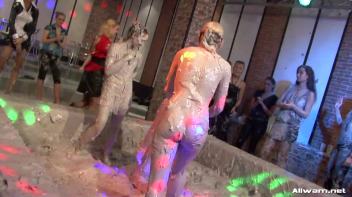 Dirty Duo Turns Into Mud Brawl Screencap 21 on www.sinx.com