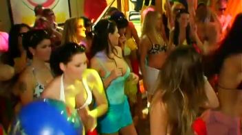 Bay Crotch Part 1 - Cam 2 Screencap 28 on www.sinx.com