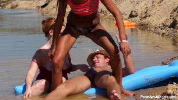 Proudly Public Wetlook Fucking Part 1 Screencap 90 on www.sinx.com