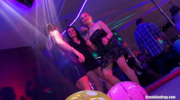 International Summer Lovin' Part 2 - Shower Cam Screencap 15 on www.sinx.com