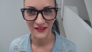 Vom Nachbarn vollgesaut mitten im Gemeindebau Screencap 3 on www.sinx.com