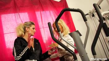 An Elegantly Oily Workout Screencap 16 on www.sinx.com