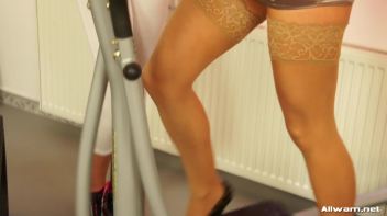 An Elegantly Oily Workout Screencap 6 on www.sinx.com