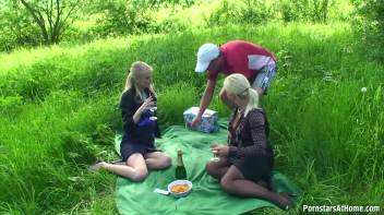 Piss Picnic Break Screencap 16 on www.sinx.com