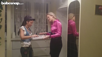 Delivering Up A Slice Of Catfight! Screencap 2 on www.sinx.com