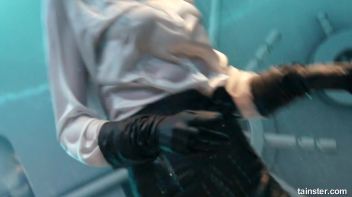 Wet and crazy amateur girls Screencap 7 on www.sinx.com